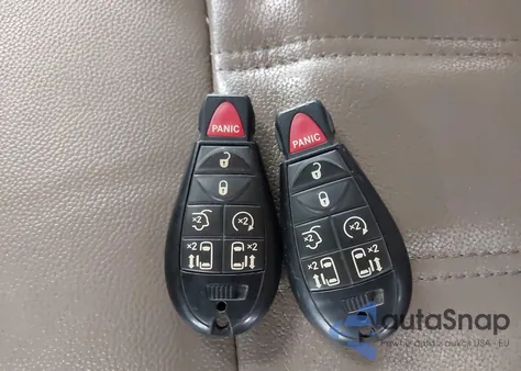 2013 Chrysler Town & Country Touring из США, поврежденный, VIN 2C4RC1BG2DR610346